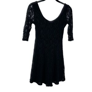 Maitai Dress Lace Fit & Flare Low Scoop Neck 3/4 Sleeve Sheath Dress Back Zip